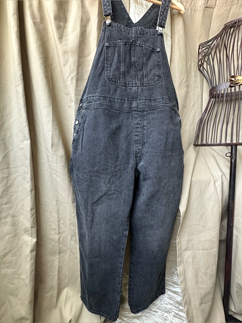 Old Navy Heavy Duty Black Cargo Overalls Utility Workwear Bib Denim Women’s 18
